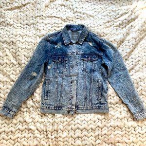Acid wash distressed jeans jacket